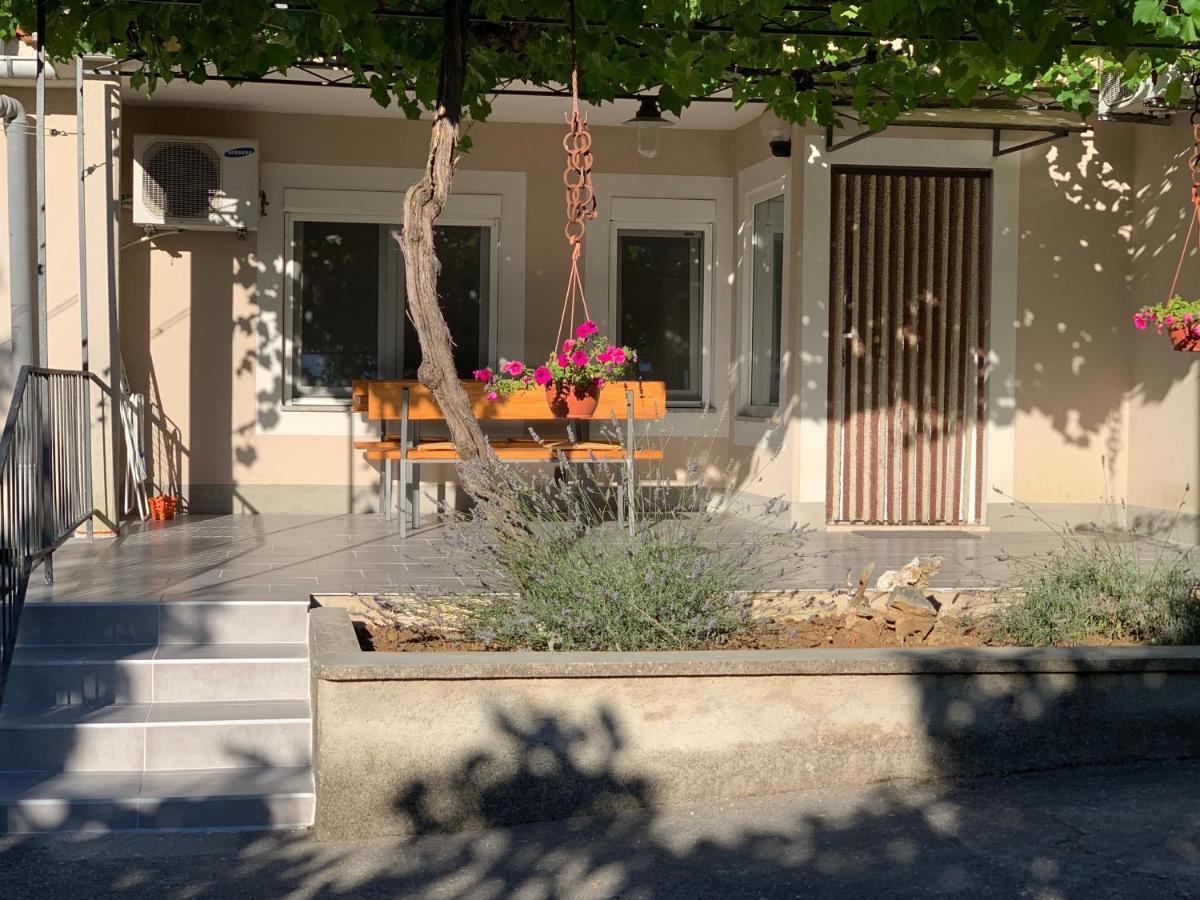 New Apartment Ema I Кърк Екстериор снимка