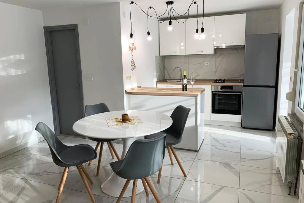 New Apartment Ema I Кърк Екстериор снимка