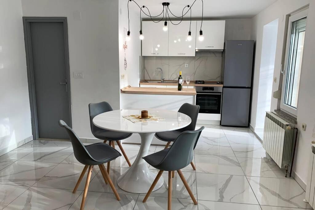New Apartment Ema I Кърк Екстериор снимка